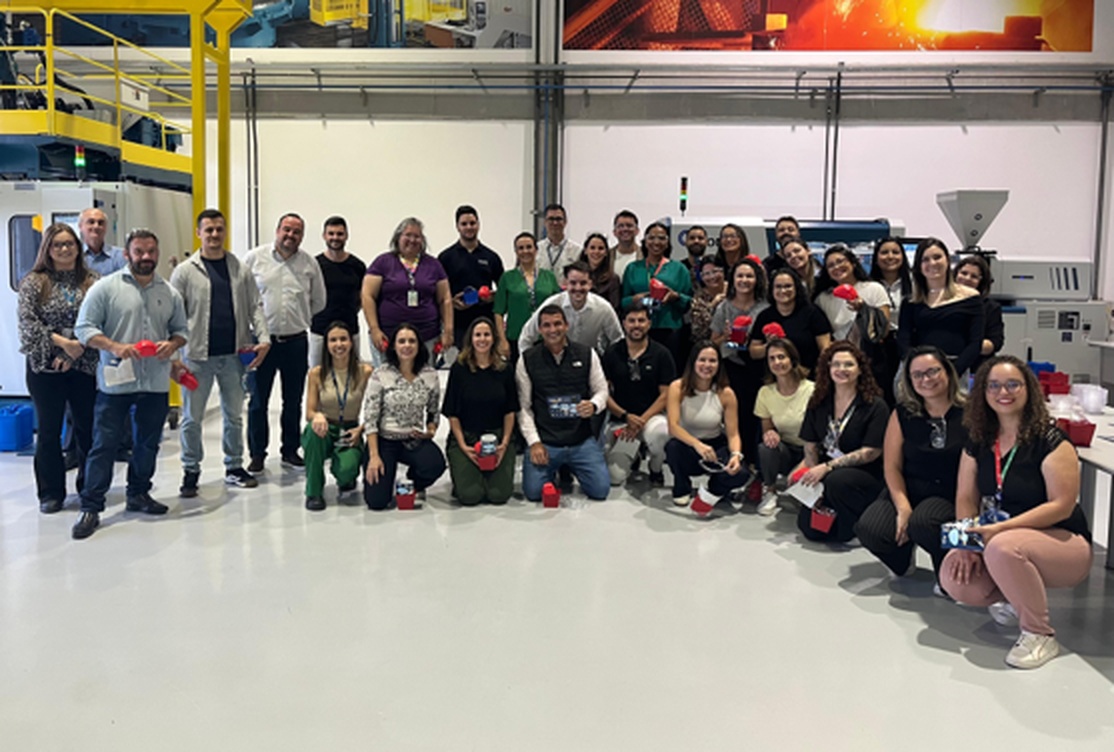 Membros do grupo DEASA em visita técnica industrial